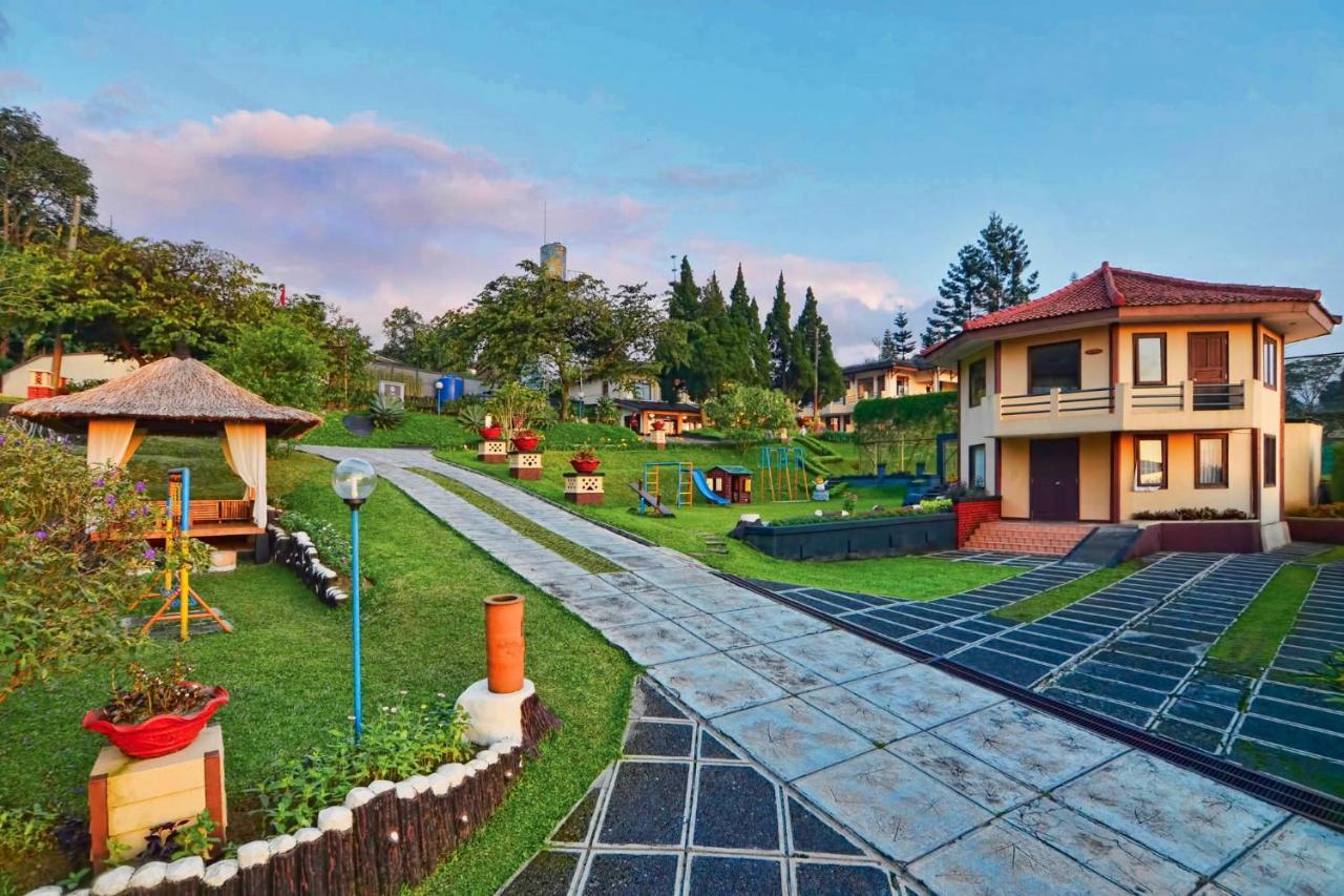 Hotel The Jayakarta Cisarua Puncak Zewnętrze zdjęcie