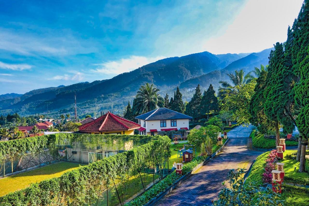 Hotel The Jayakarta Cisarua Puncak Zewnętrze zdjęcie